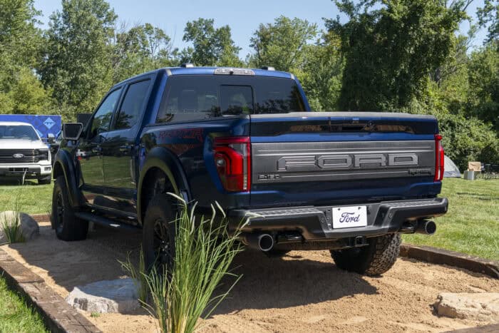 2027 Ford F-150 Raptor Low rear