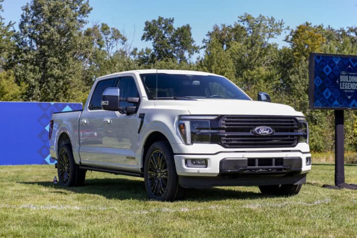 2027 Ford F-150 Platinum front