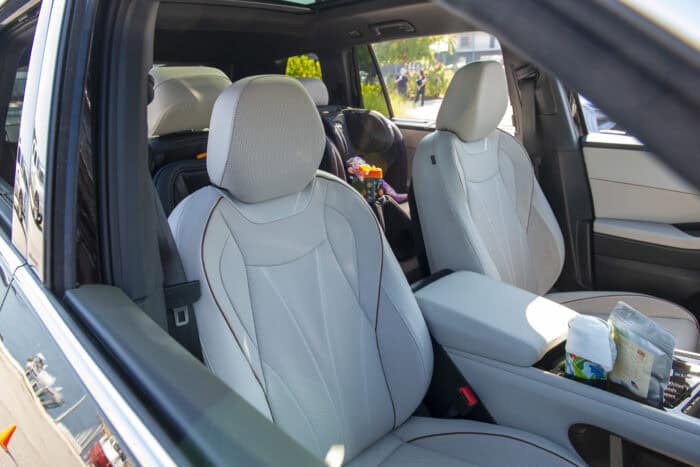 2027 Volkswagen Atlas SEL Premium R-Line front seats