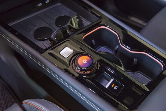 2027 Volkswagen Atlas SEL Premium R-Line centre stack area